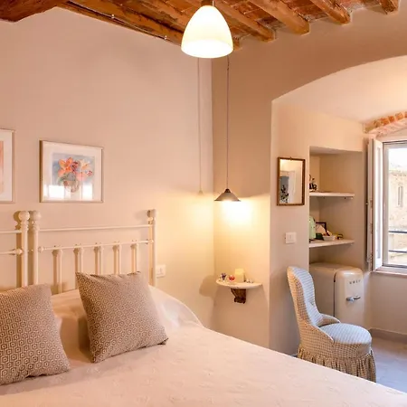 Rocca Del Dimore باسّينيانو سول تْرازي