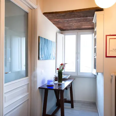 アパート Rocca Del Dimore パッシニャーノ・スル・トラジメーノ